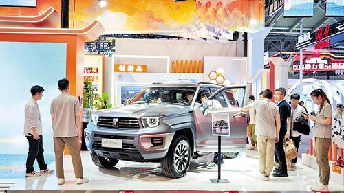 5月10日，长城汽车坦克700Hi4-T亮相2024年中国品牌日活动河北展区。纵览新闻记者 李 博摄