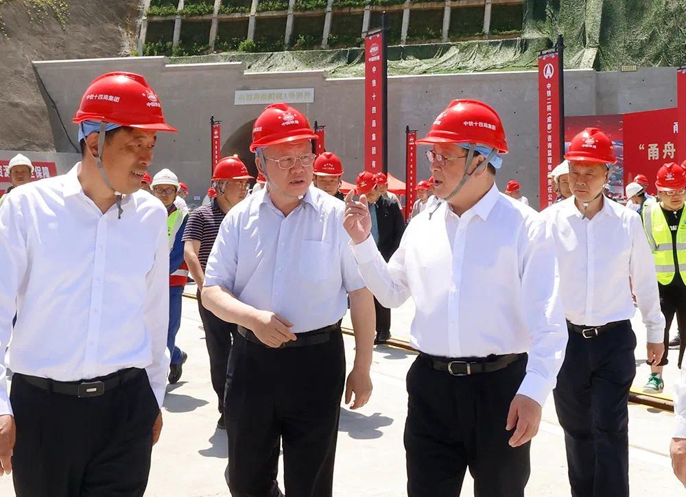 彭佳学调研重点工程建设