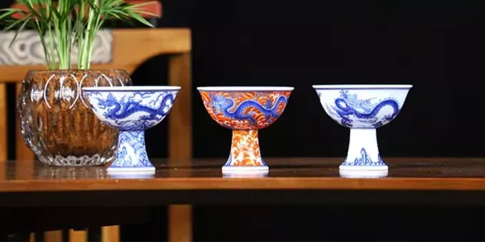 阔别数十年，归来问鼎拍场！明宣德青花高足杯，件件孤品_凤凰网
