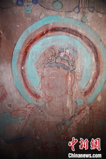 图为昌马石窟内拍摄的壁画　李亚龙　摄