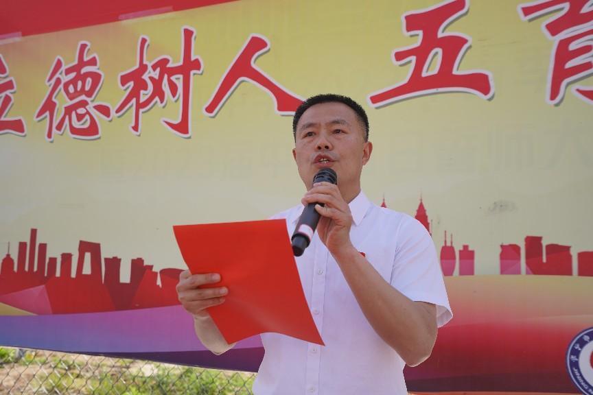 英烈文化进校园：战场一等功臣刘海洋王曙光走进济宁十四中