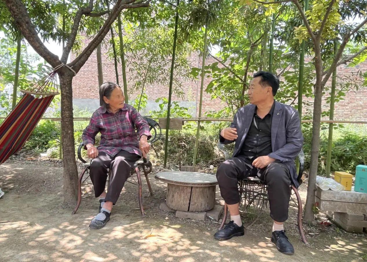 陕西省环保志愿者联合会一行到咸阳三泉县渠岸镇进行专题调研