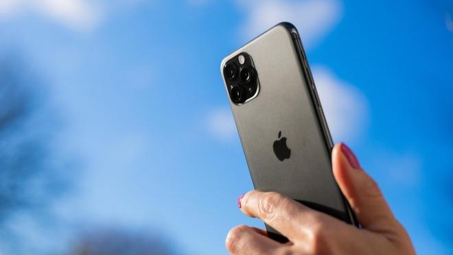 蘋果iPhone 16 Pro Max電池曝料：提升能量密度、首用不銹鋼外殼