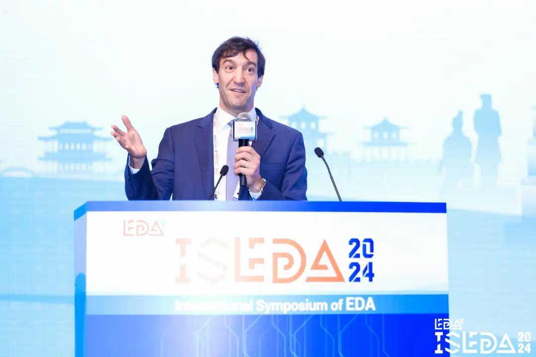 瑞士洛桑联邦理工学院、IEEE / ACM双Fellow David Atienza Alonso教授作大会报告