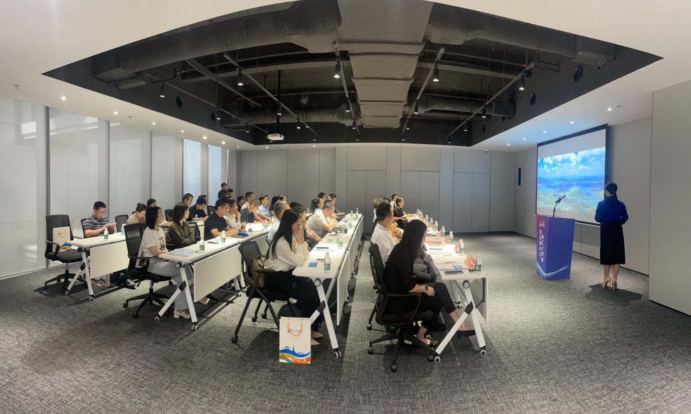 专场推介会吸引了超30家相关行业协会及企业参加，现场人气火热