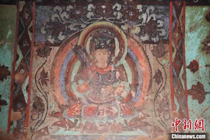 图为昌马石窟内拍摄的壁画　李亚龙　摄