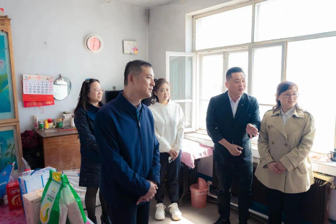 爱心送温暖,真情暖人心---密山市委统战部带领新联会四组会员开展慰问