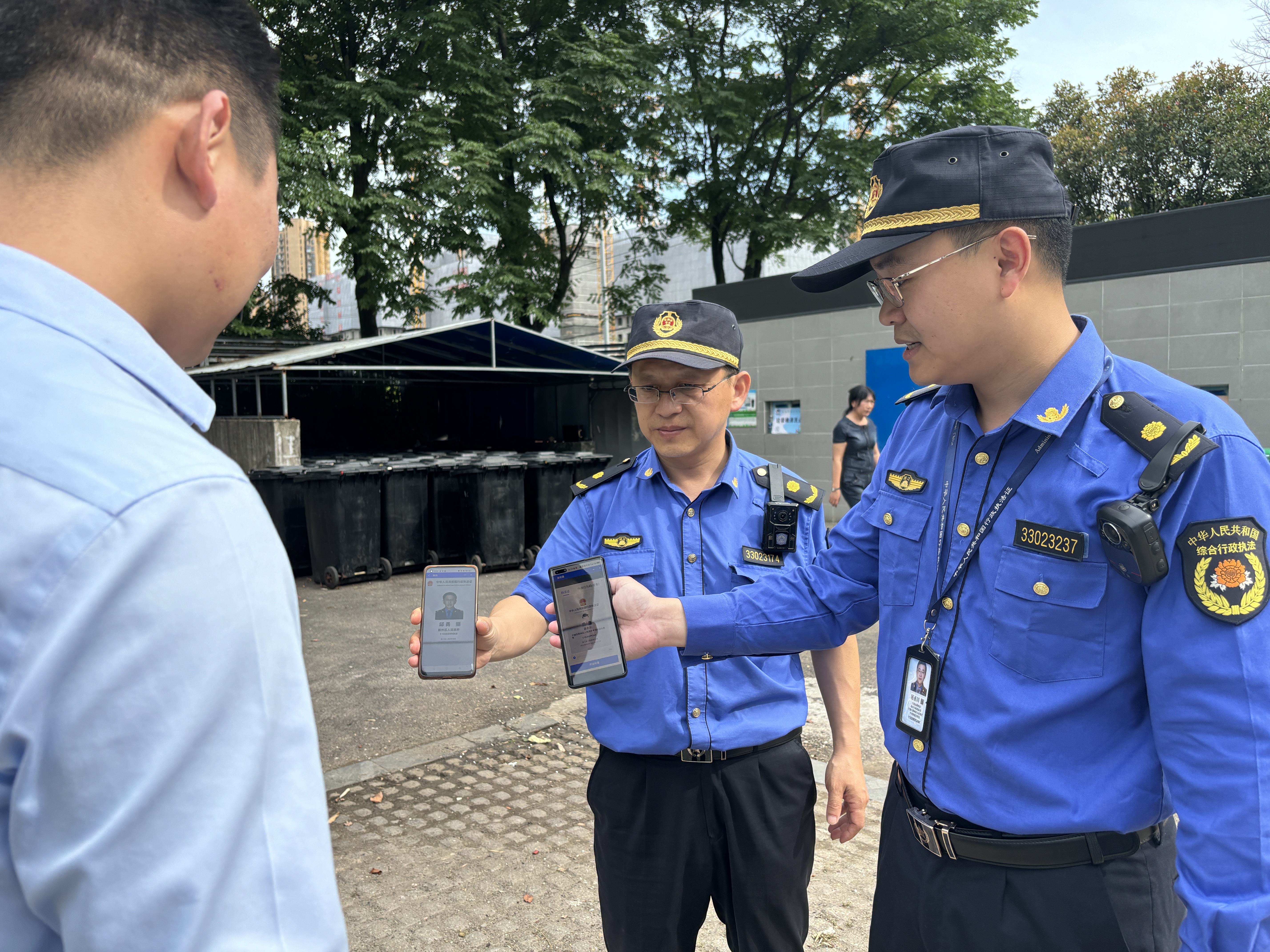 鄞州区全面实行"亮码检查"凤凰网宁波_凤凰网