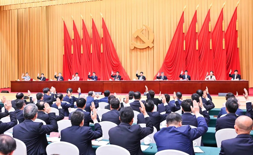 全会审议并表决通过《中国共产党重庆市第六届委员会第五次全体会议决议》。 苏思 摄