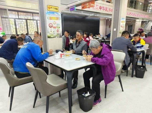 让银发族老有所养　华亭办“食”事给力得嘞