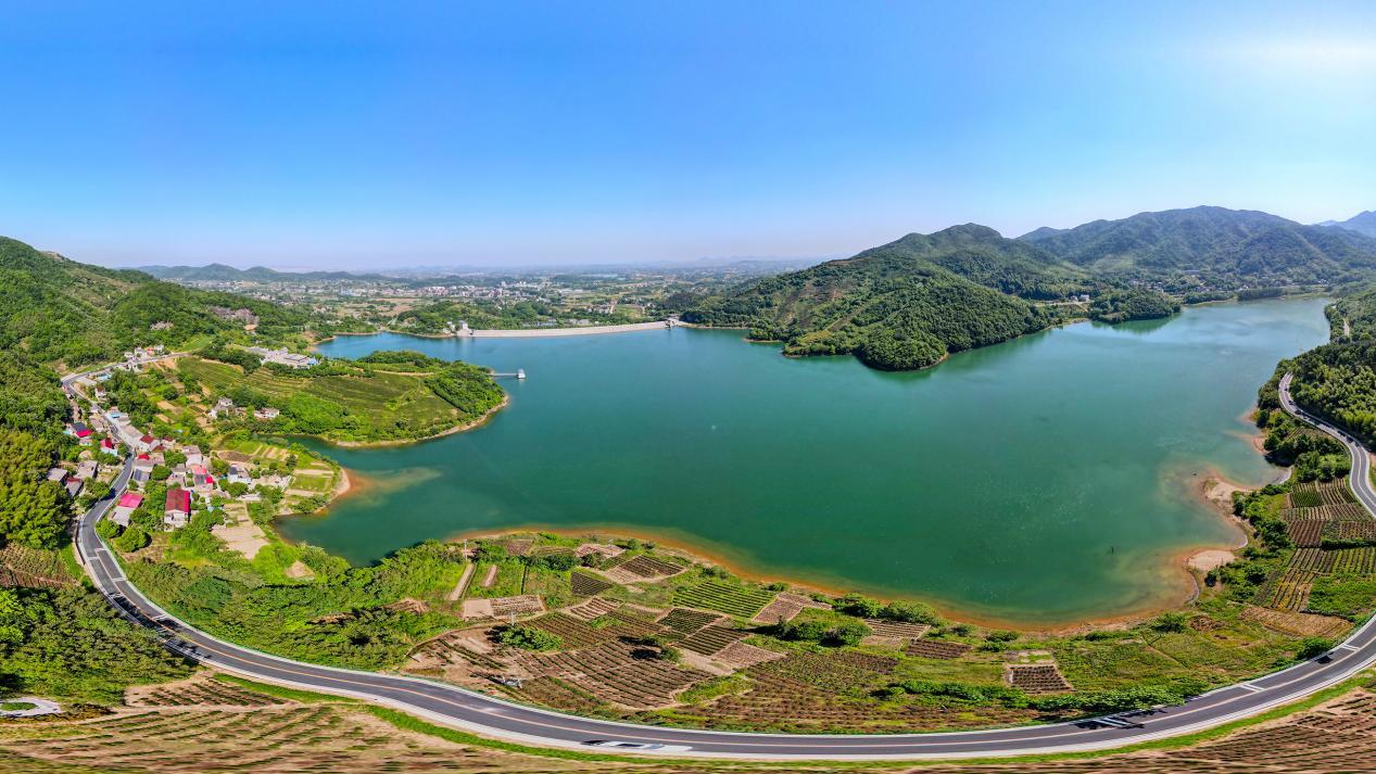 2024年5月21日,无人机航拍的安徽省合肥市庐江县柯坦镇虎洞水库初夏