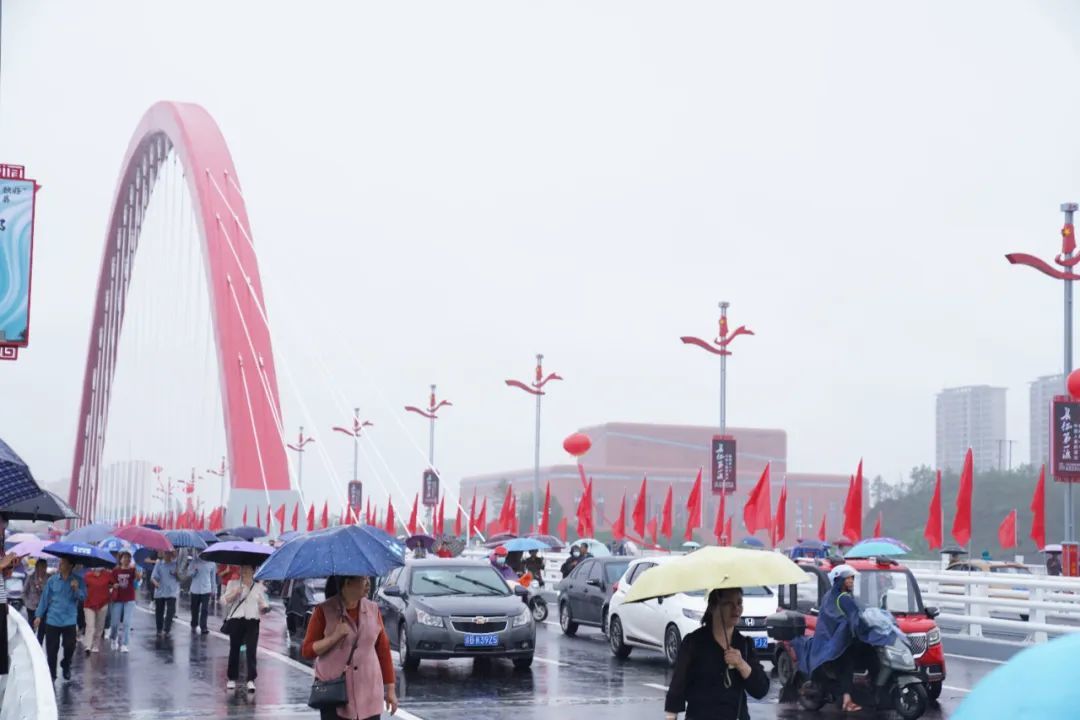 于都胜利大桥正式通车