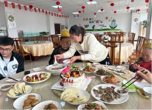 让银发族老有所养　华亭办“食”事给力得嘞