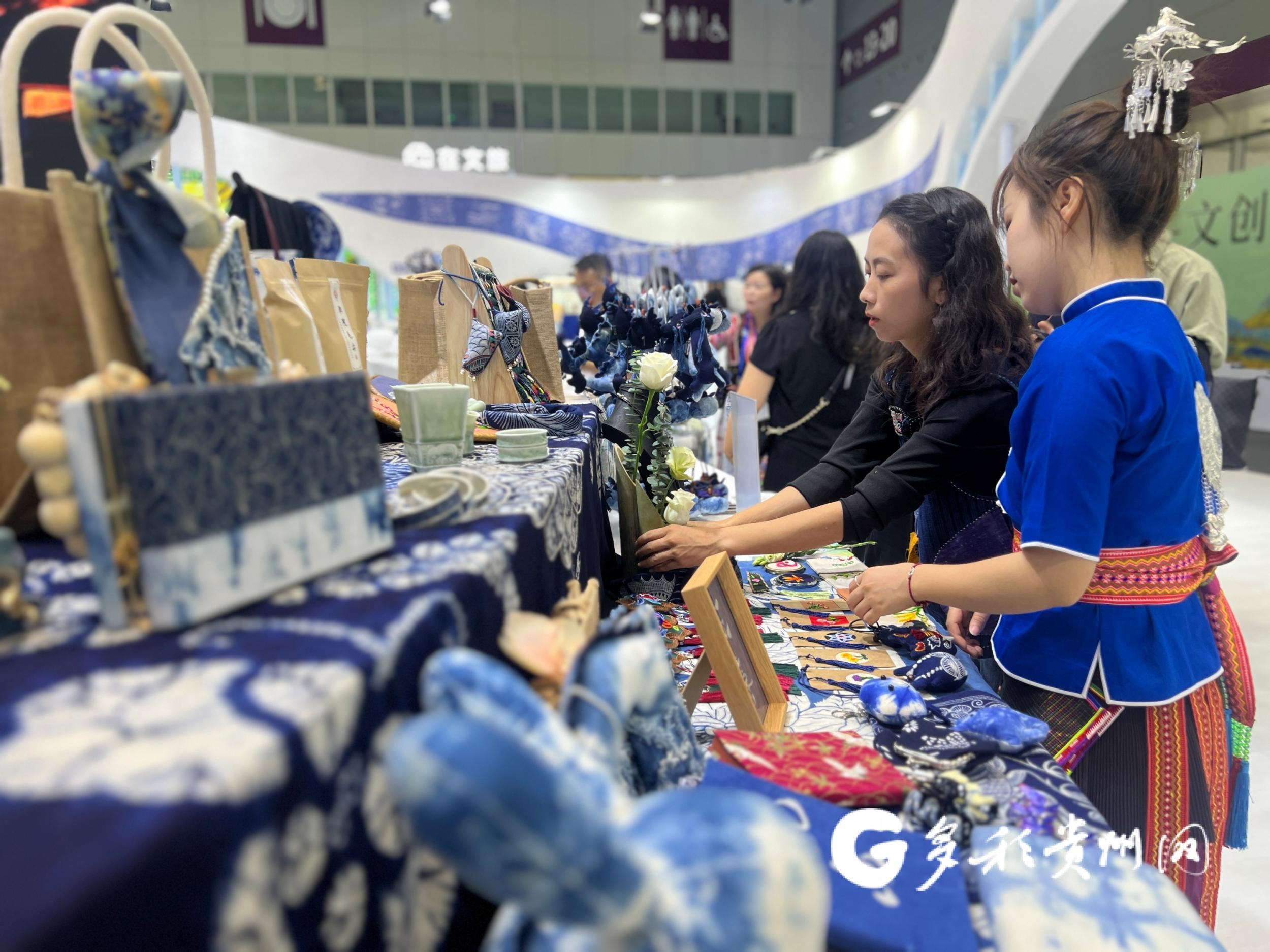 “多彩贵州”亮相第二十届中国（深圳）文博会