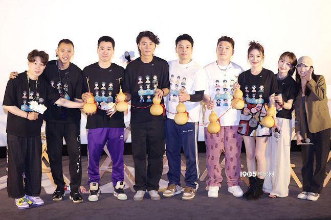 电影《发小儿万岁》在京首映 郝云哽咽怀念赵英俊