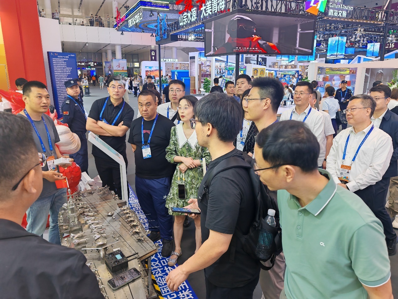 深圳文博会山东展区 “好客”袭来 “好品”荟萃