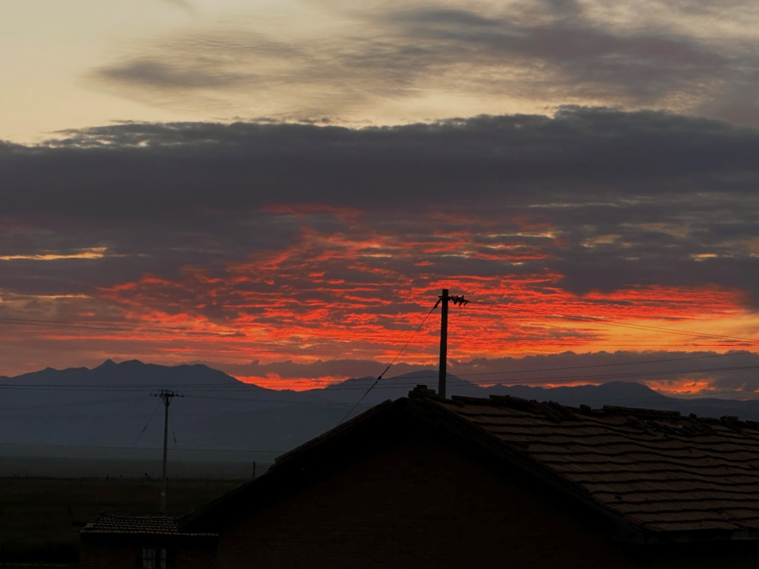 海北站八月的黄昏
