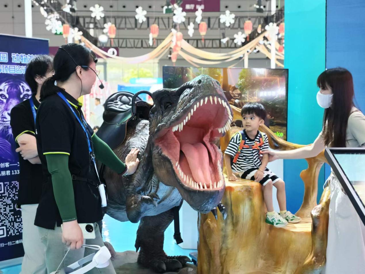 深圳文博会山东展区 “好客”袭来 “好品”荟萃