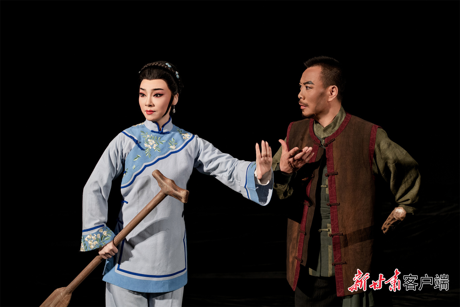 陇剧《大河东流》由青年演员挑大梁,也展示出陇剧人才梯队建设的有效成果。