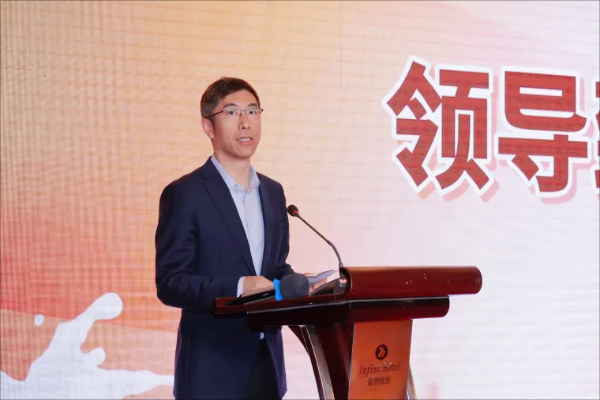 大连金普新区党工委委员、管委会副主任张丹羊致辞