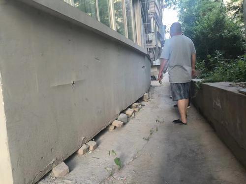 居民楼地基塌陷墙体开裂5厘米　物业:维修方案难以通过