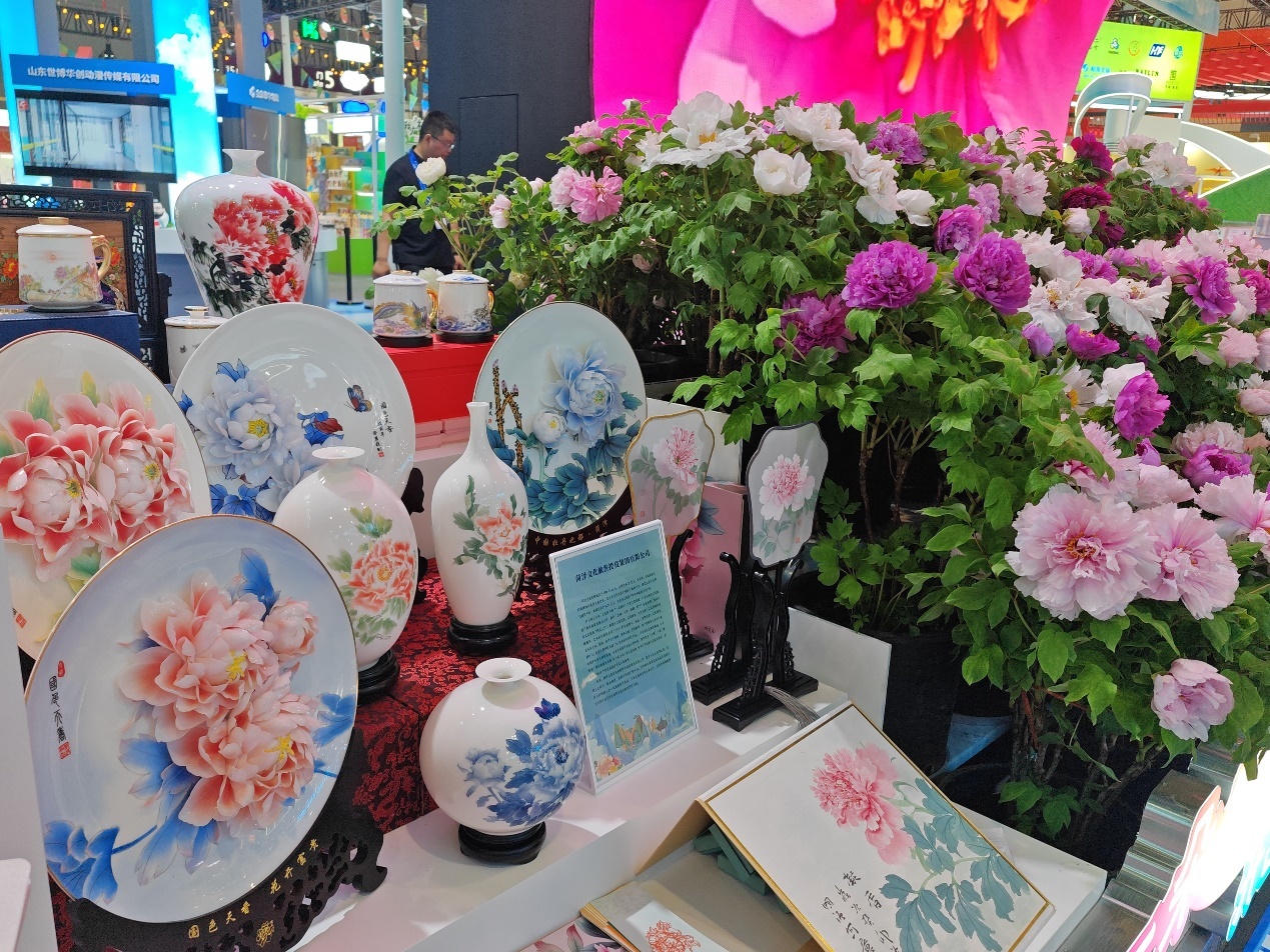 深圳文博会山东展区 “好客”袭来 “好品”荟萃