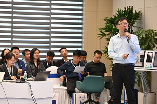 5月11日，2024年“雄才杯”创新创业大赛暨项目与基金对接路演会举办。这是参赛选手正在进行项目路演。 河北日报记者 曹铮摄