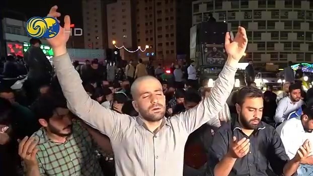 德黑兰市民聚集在广场为总统莱希祈祷