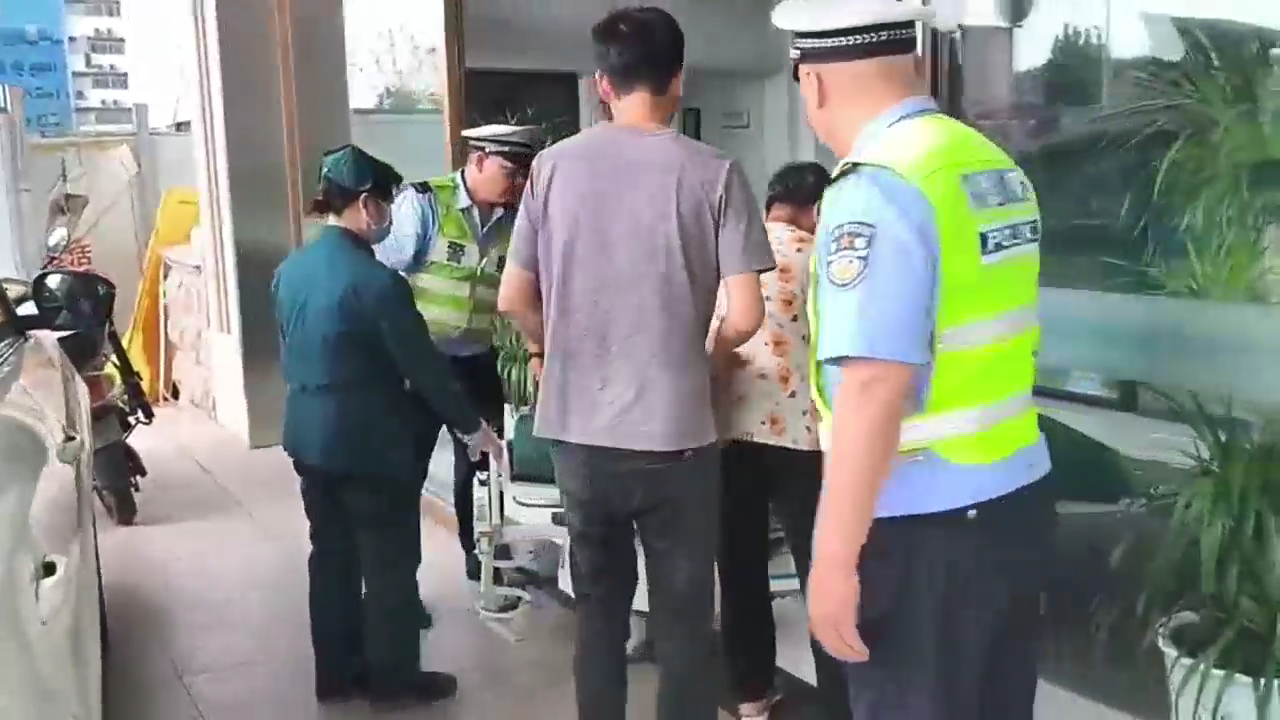 孕妇羊水破裂求助！徐州交警开辟“新生”通道紧急护送
