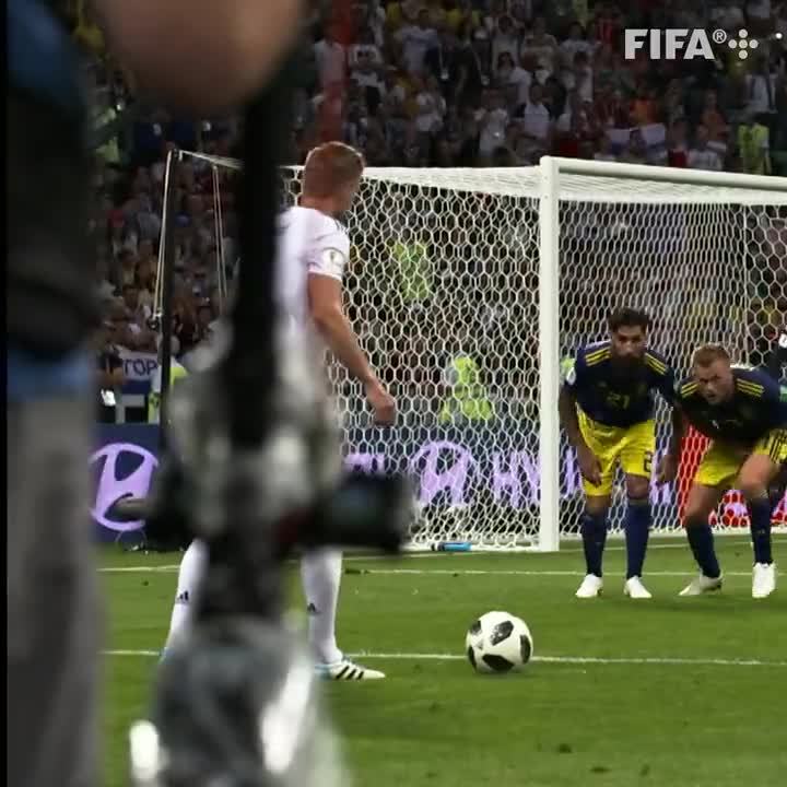 多特官方晒克罗斯罗伊斯任意球绝杀瑞典2位传奇6月1日相遇