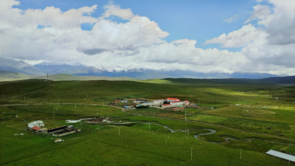 青海海北高寒草地生态系统国家野外科学观测研究站航拍图