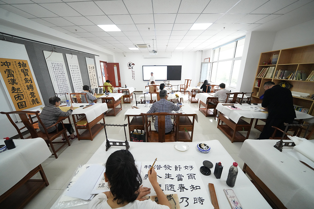 青岛开放大学“线上+线下”赋能全市老年教育高质量发展