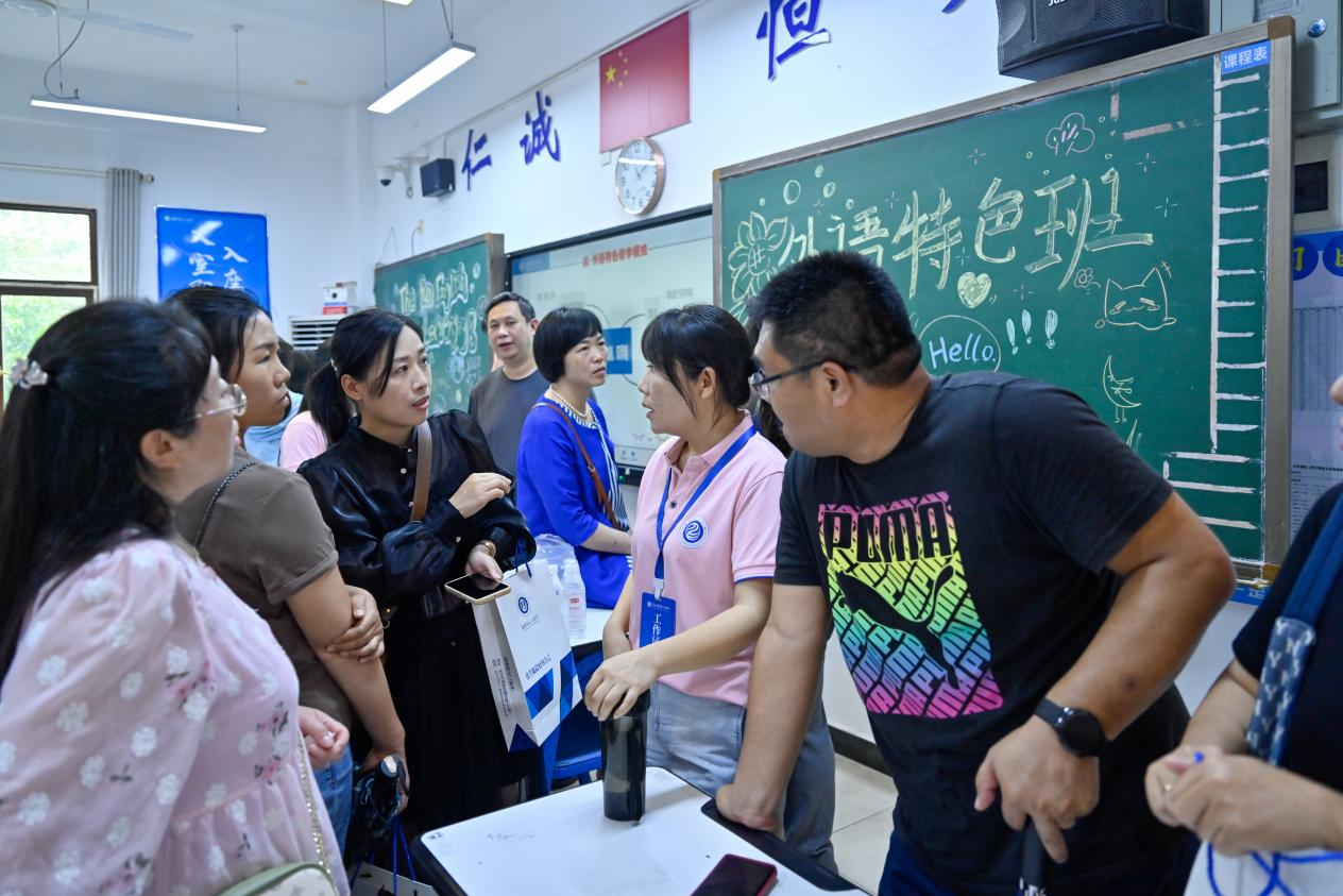 博学纳行·携手奔“附” 长沙博纳二附中举行校园开放日活动