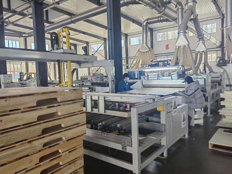 位于沂源的山东博拓新材料科技股份有限公司成功开发了不同规格，不同密度的PVC抗菌耐折系列产品。