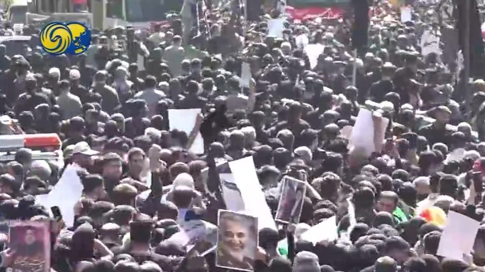 德黑兰数十万民众送别莱希：我们会努力工作直至新总统选出