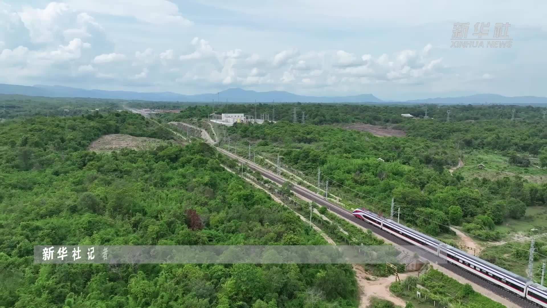 中老铁路开行旅客列车突破50000列