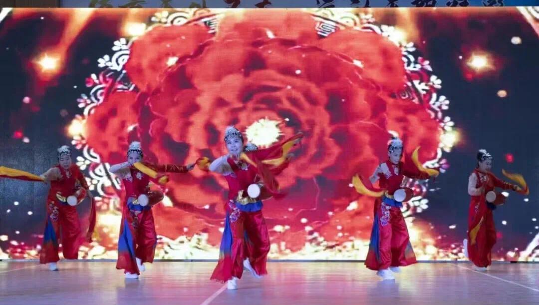 少数民族舞蹈完整版 EBFB7B115868F5205ECE95BCBC7C3EB6BA9EA611_size88_w1080_h611.jpg