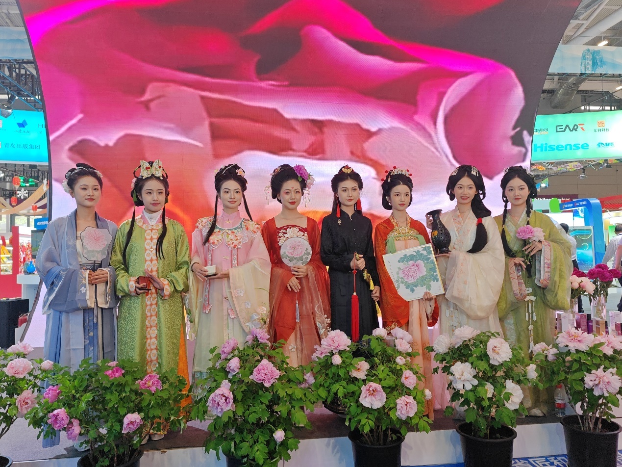 深圳文博会山东展区 “好客”袭来 “好品”荟萃