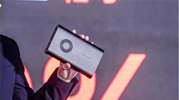 AMD還有新顯卡RX 7650M XT：首次外置專用