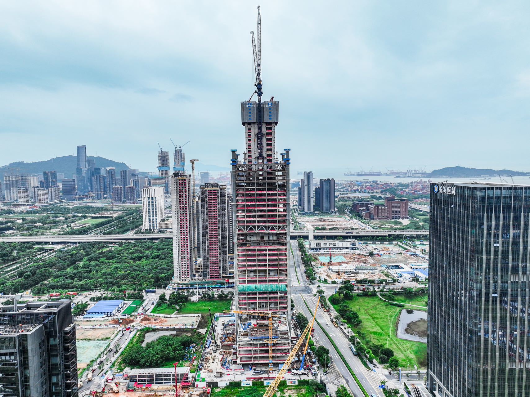 深圳前海又一新地标！前海金融控股大厦项目突破200米
