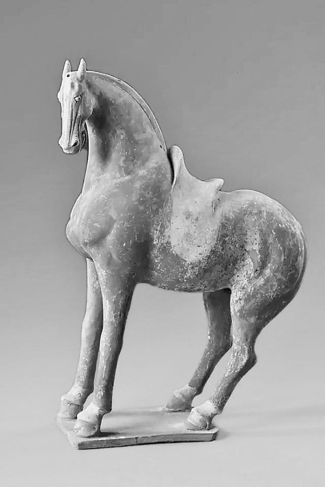 庆城县出土的唐代彩绘红陶马