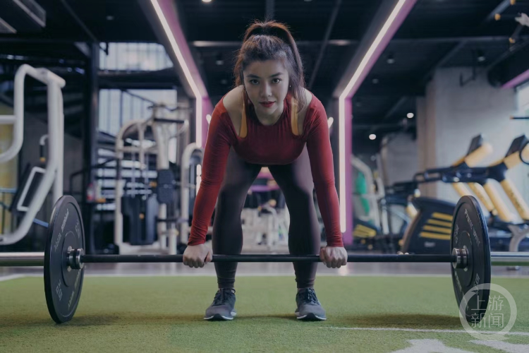 5月29日,在重庆市南岸区的一家健身房里,上游新闻记者采访了汪女士