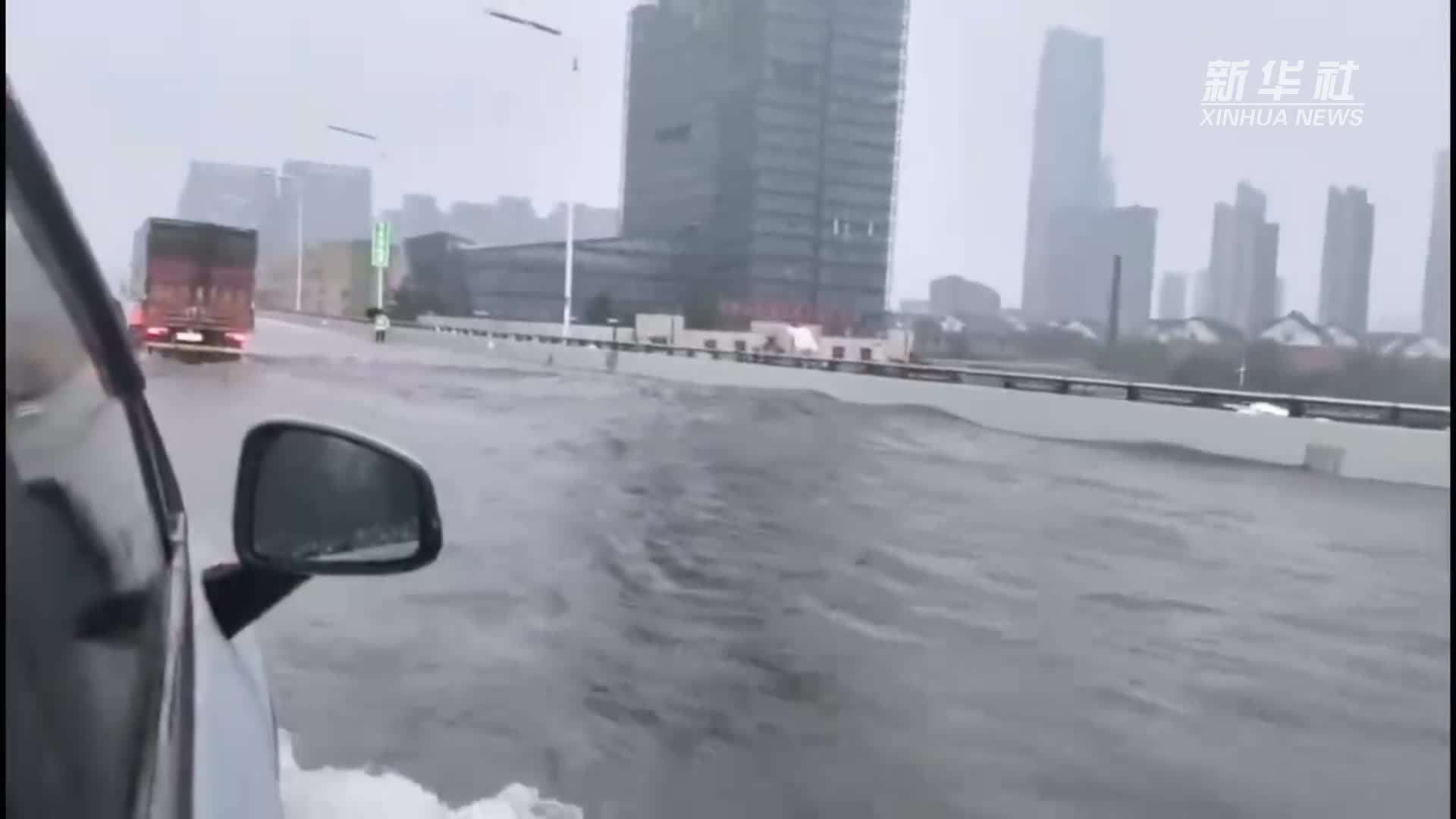 安徽合肥：大雨来袭 全力防范城市内涝