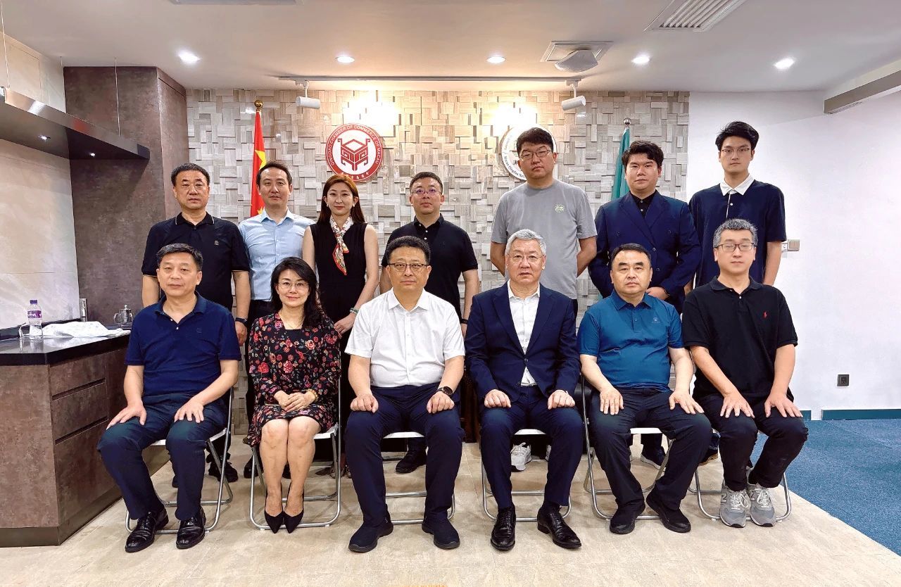 青岛市市北区委书记、青岛国际邮轮港区服务管理局党组书记高健一行到访澳门青岛同乡联谊会、澳门青岛商会