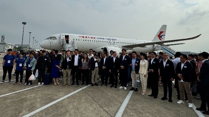 快讯｜C919首个跨境商业包机抵达上海