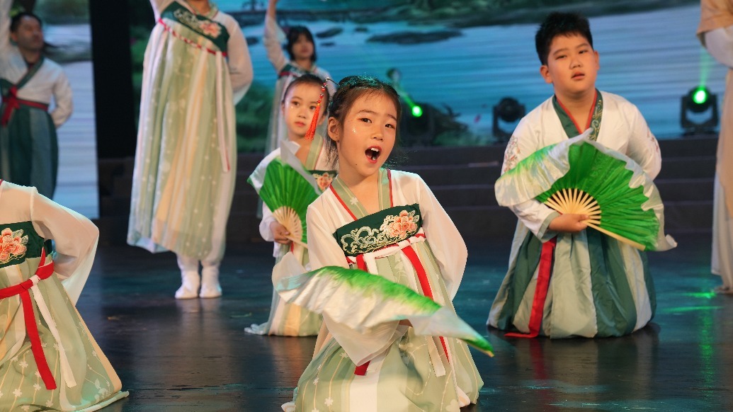 歌舞《上春山》