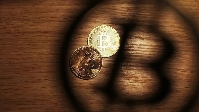 6.1万枚比特币背后的吸金、洗钱与中国女逃犯_凤凰网