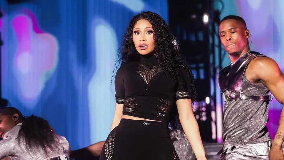 麻辣鸡因持有大麻被荷兰警方拘留 距离演唱会开始就剩几个小时封面图