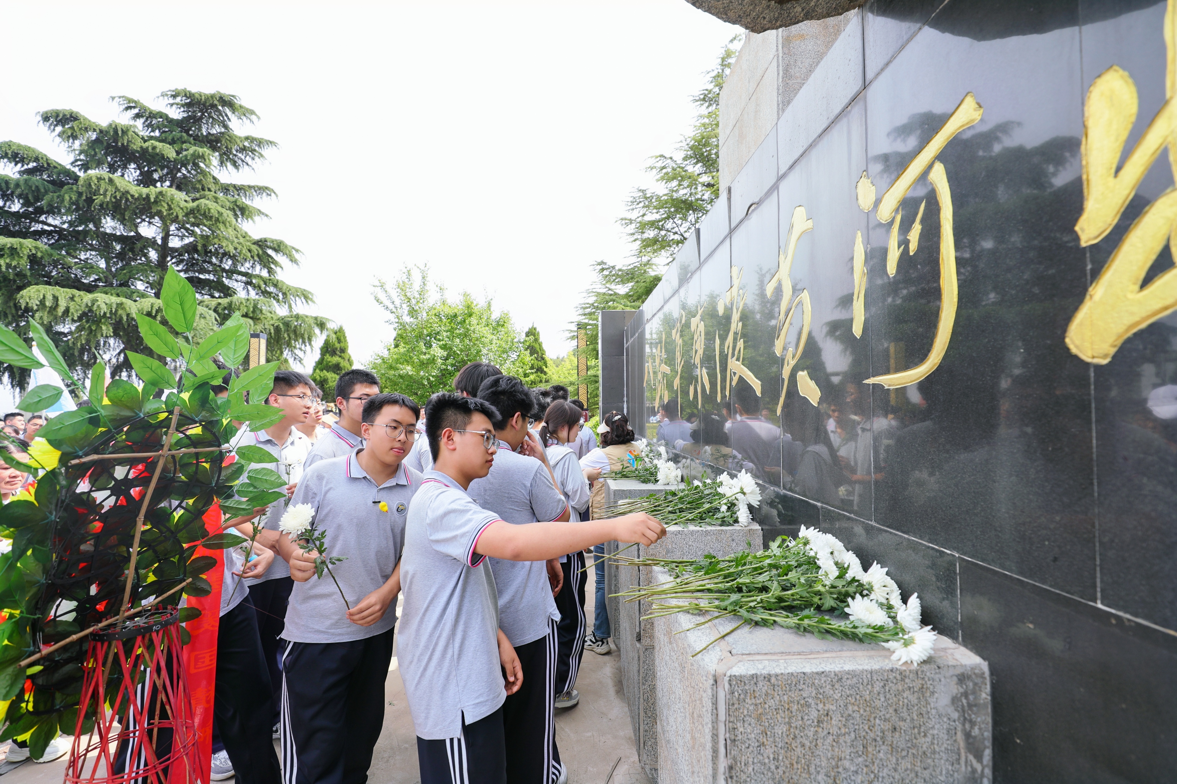 追风司马故里重走红色之路 西安西港花园高级中学开展社会实践活动