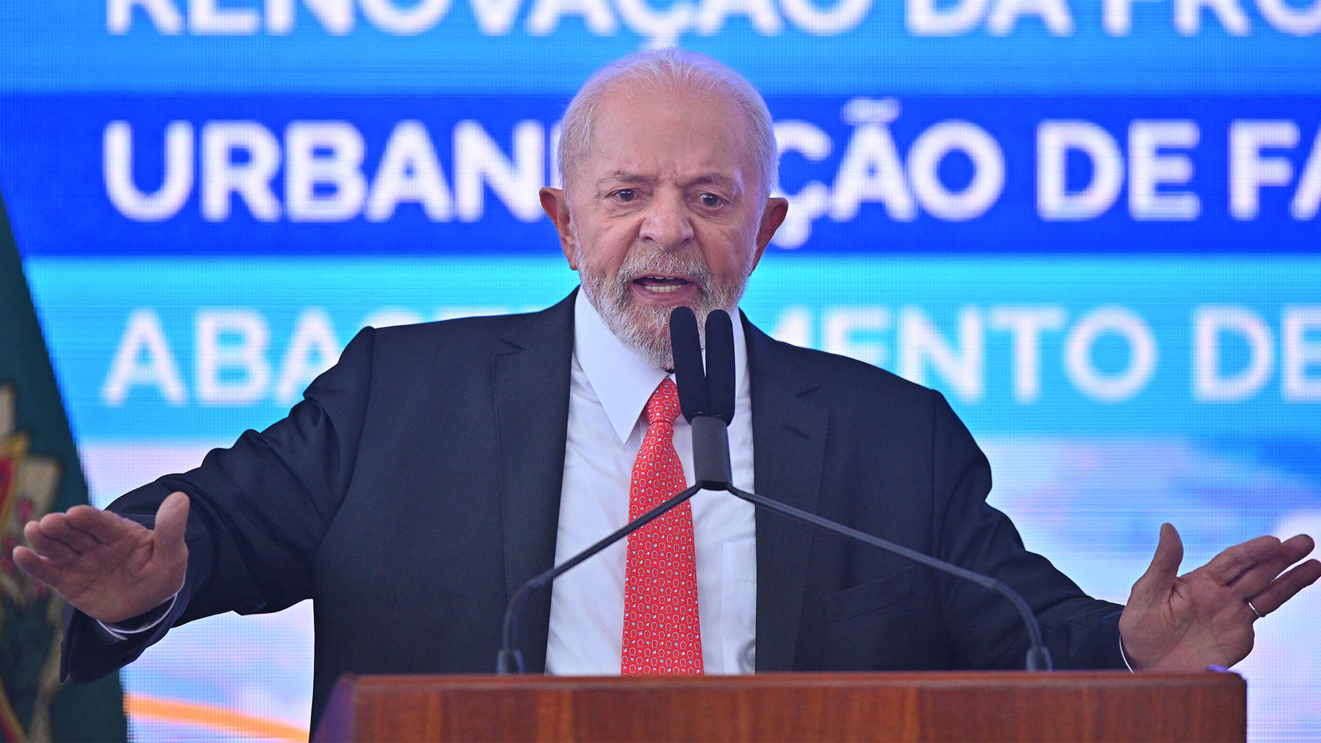 巴西总统宣布永久撤回该国驻以色列大使梅耶尔